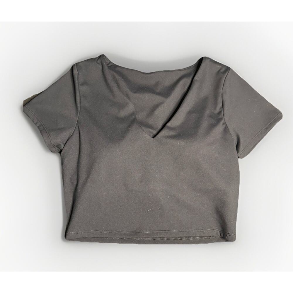 P'tula Women's Black Notch Crop Shirt Size XS Short Sleeve